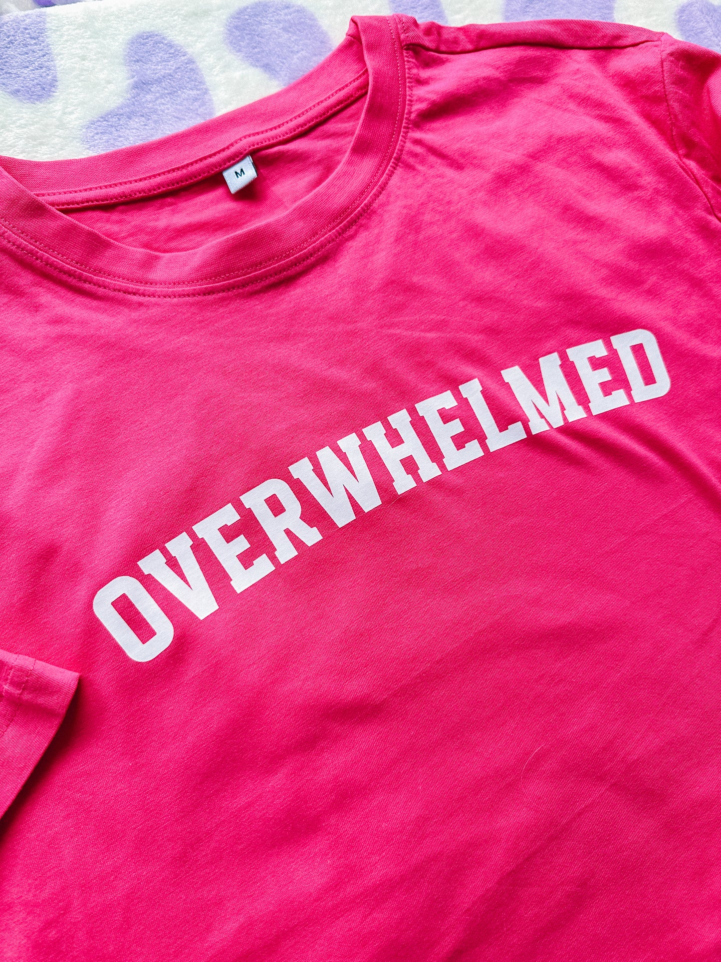 Overwhelmed printed cropped oversized tee